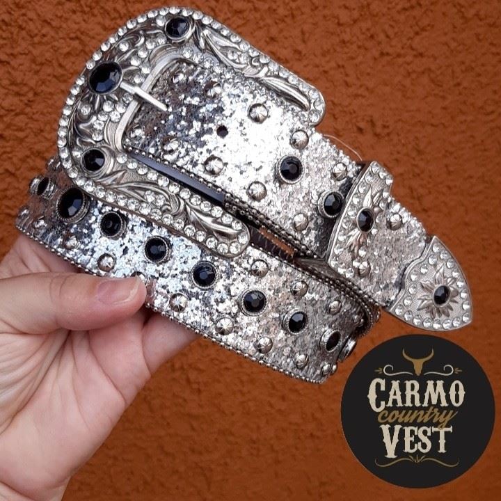 Cinto com Pedraria e Strass. Um show de Estilo no seu Look!!!

