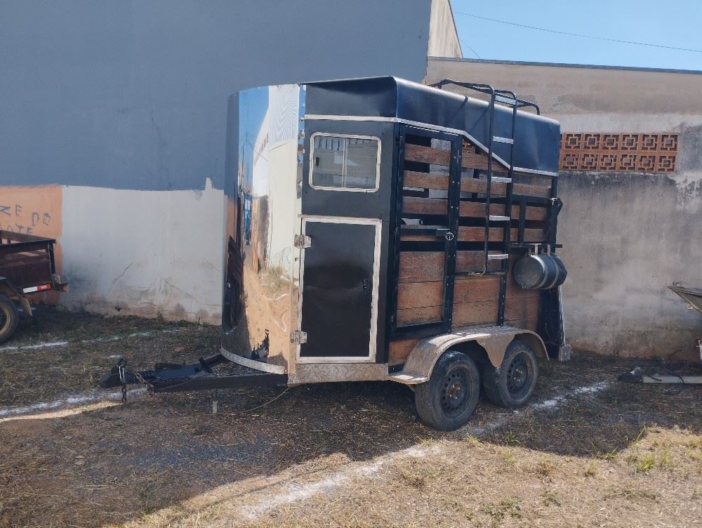 Carretinhas Araújo. 