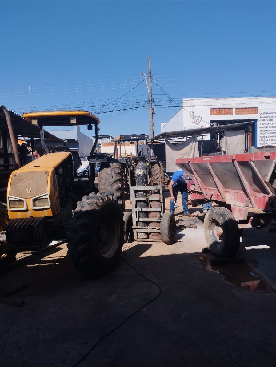 A oficina Carretinhas Araújo é especializada em mecânica agrícola, serviços de torno e Soldas em geral. (37)99925-0114 falar com Lelis Rezende.

Atendemos Piumhi e região.