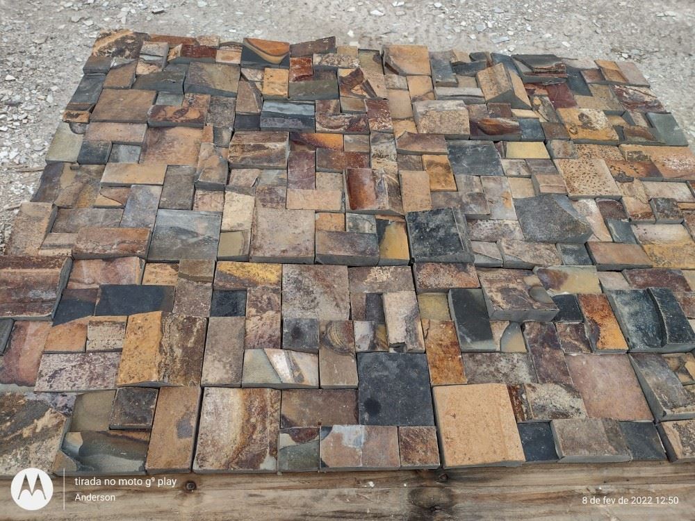 Mosaico  Chapadão Pedras Decorativas :: (35) 3523-2570